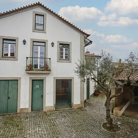 Slow - Casa Acolhedora Numa Aldeia Da Beira Alta